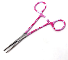 Load image into Gallery viewer, Hemostat Forceps 5.5" (14cm) Straight Serrated Jaws, Stainless Steel, Pink Hearts Handle