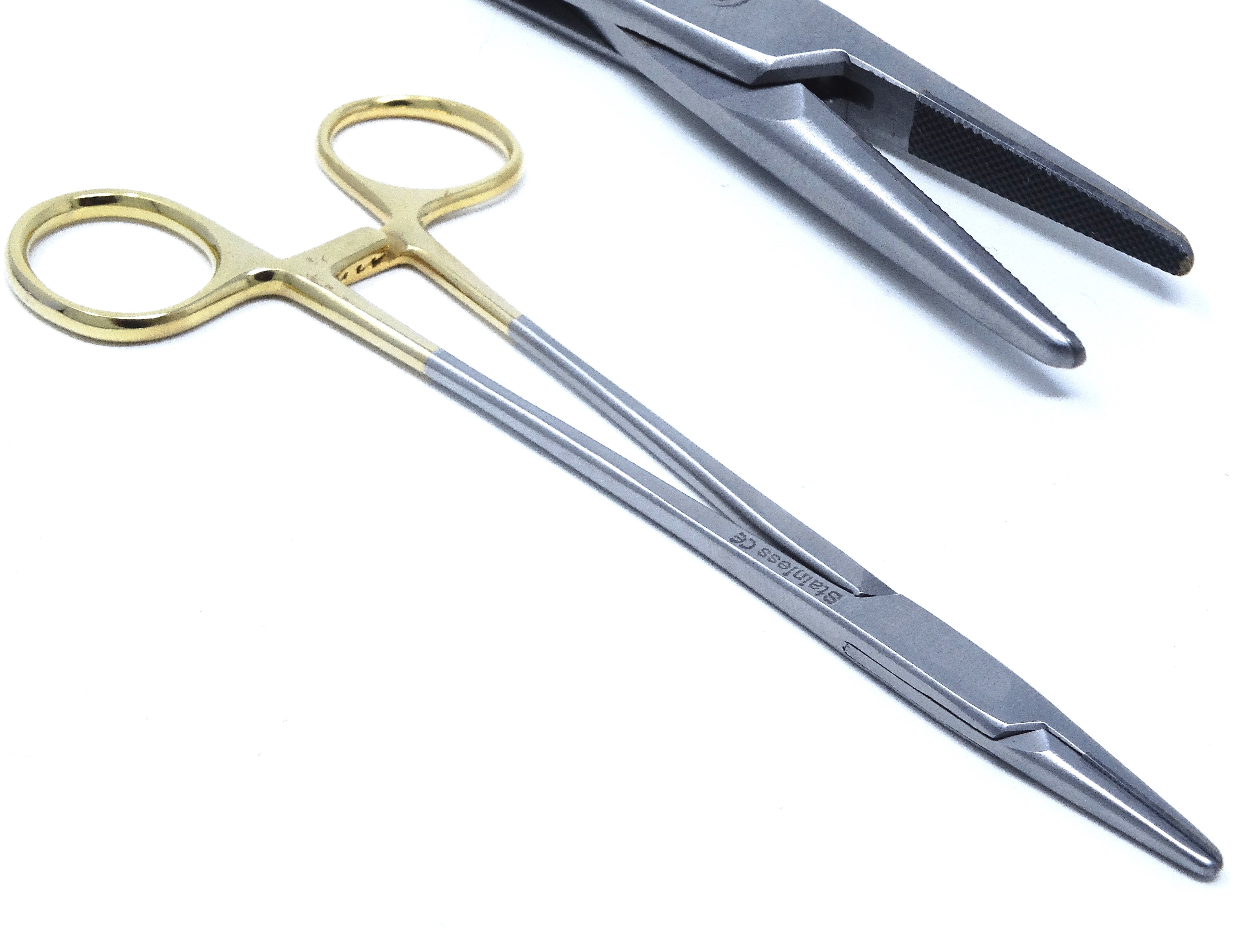 Baumgartner Needle Holder - Xelpov Surgical