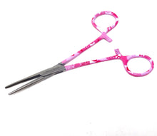 Load image into Gallery viewer, Hemostat Forceps 5.5&quot; (14cm) Straight Serrated Jaws, Stainless Steel, Pink Hearts Handle
